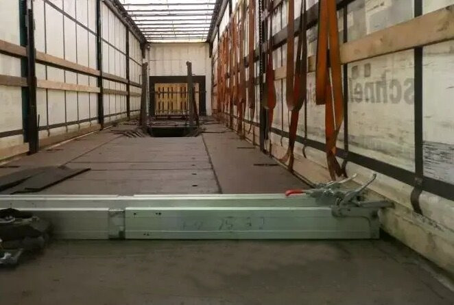 Krone SDP 27 eLCQ4-CS Coil Liner SDP 27 eLCQ4-CS Coil Liner, Coilmulde, Liftachse, Edscha - Semi-reboque plataforma/ Caixa aberta: foto 5 Krone SDP 27 eLCQ4-CS Coil Liner SDP 27 eLCQ4-CS Coil Liner, Coilmulde, Liftachse, Edscha - Semi-reboque plataforma/ Caixa aberta: foto 5