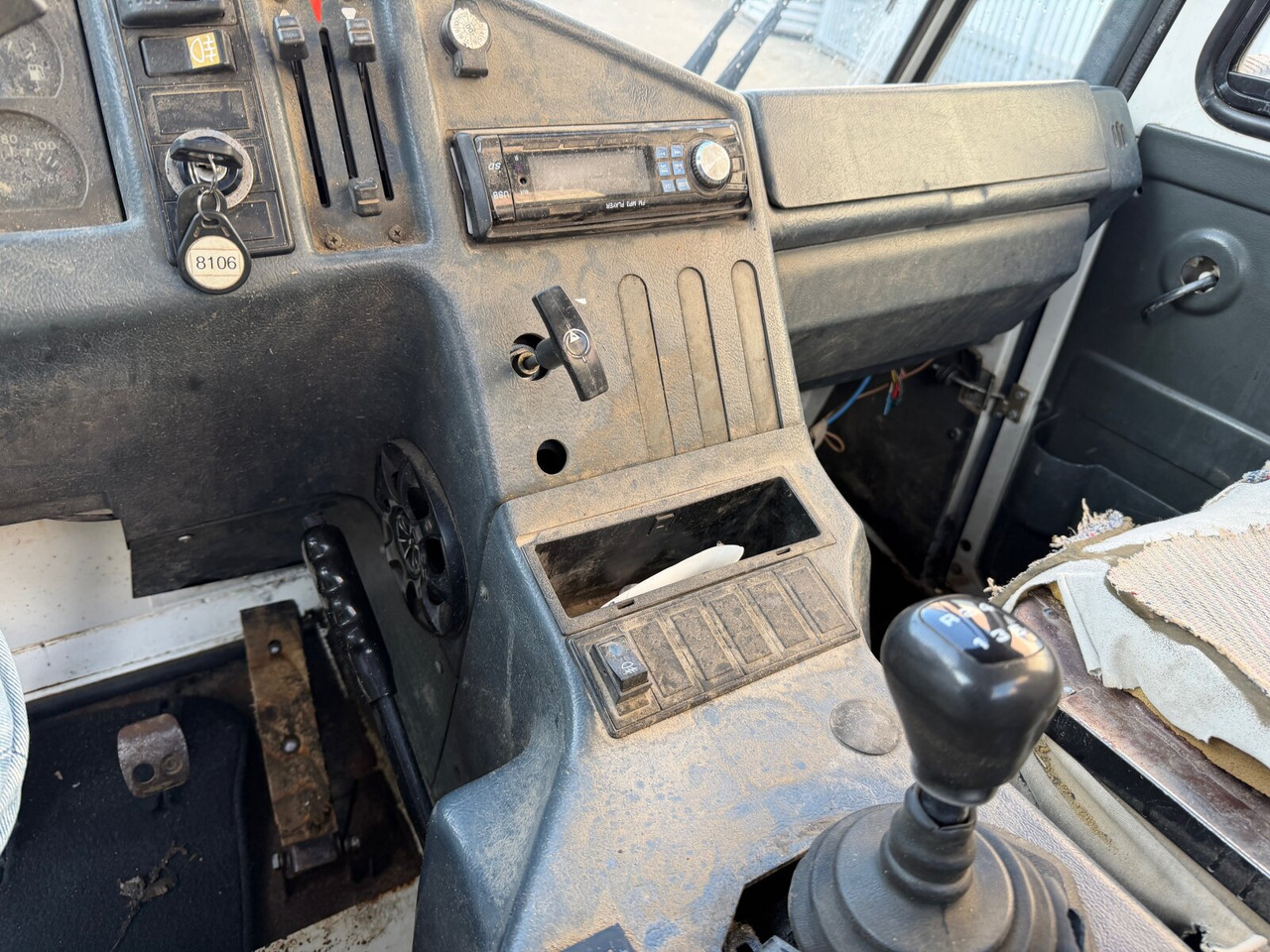 M26 R 4x2 M26 R 4x2, City Tele-Absetzer - Camião multibenne: foto 4 M26 R 4x2 M26 R 4x2, City Tele-Absetzer - Camião multibenne: foto 4