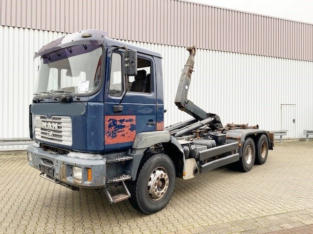 MAN T40 26.364/414 6x4, 6-Zylinder T40 26.364/414 6x4, 6-Zylinder - Camião polibenne: foto 1 MAN T40 26.364/414 6x4, 6-Zylinder T40 26.364/414 6x4, 6-Zylinder - Camião polibenne: foto 1