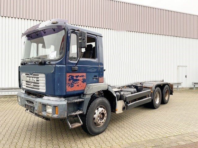 MAN T40 26.364/414 6x4, 6-Zylinder T40 26.364/414 6x4, 6-Zylinder - Camião chassi: foto 1 MAN T40 26.364/414 6x4, 6-Zylinder T40 26.364/414 6x4, 6-Zylinder - Camião chassi: foto 1