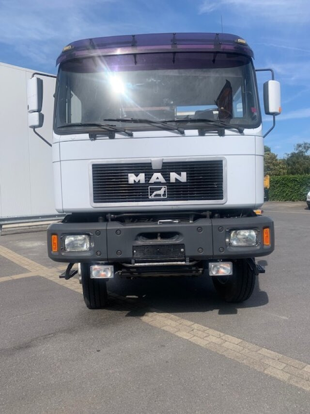 MAN T42 T42 6x6 - Camião basculante: foto 2 MAN T42 T42 6x6 - Camião basculante: foto 2