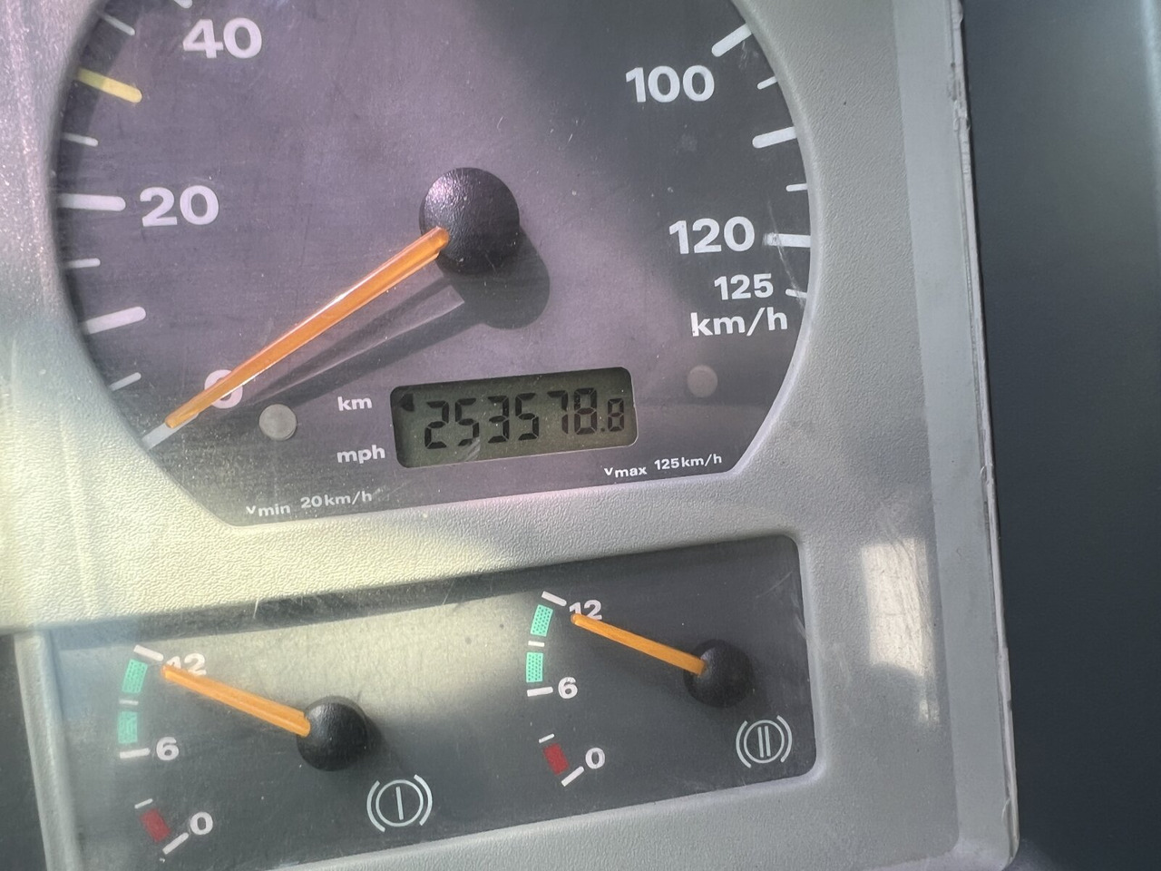 MAN TGA 26.363/410 6x4 BB TGA 26.363/410 6x4 BB, 2-S-Alukipper - Camião basculante, Camião grua: foto 4 MAN TGA 26.363/410 6x4 BB TGA 26.363/410 6x4 BB, 2-S-Alukipper - Camião basculante, Camião grua: foto 4