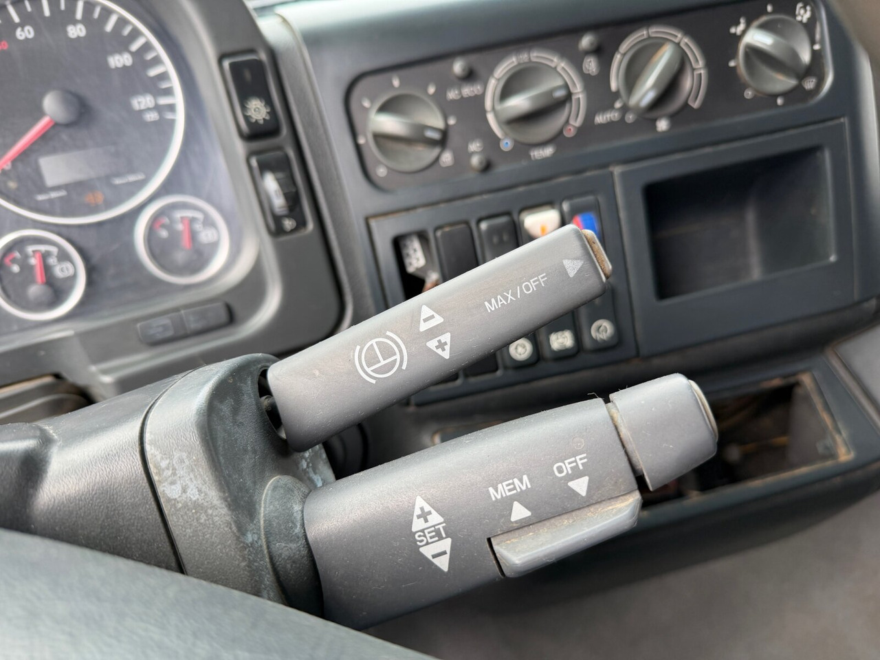 MAN TGA 26.400 6X4 BB TGA 26.400 6X4 BB, Intarder - Camião basculante: foto 5 MAN TGA 26.400 6X4 BB TGA 26.400 6X4 BB, Intarder - Camião basculante: foto 5