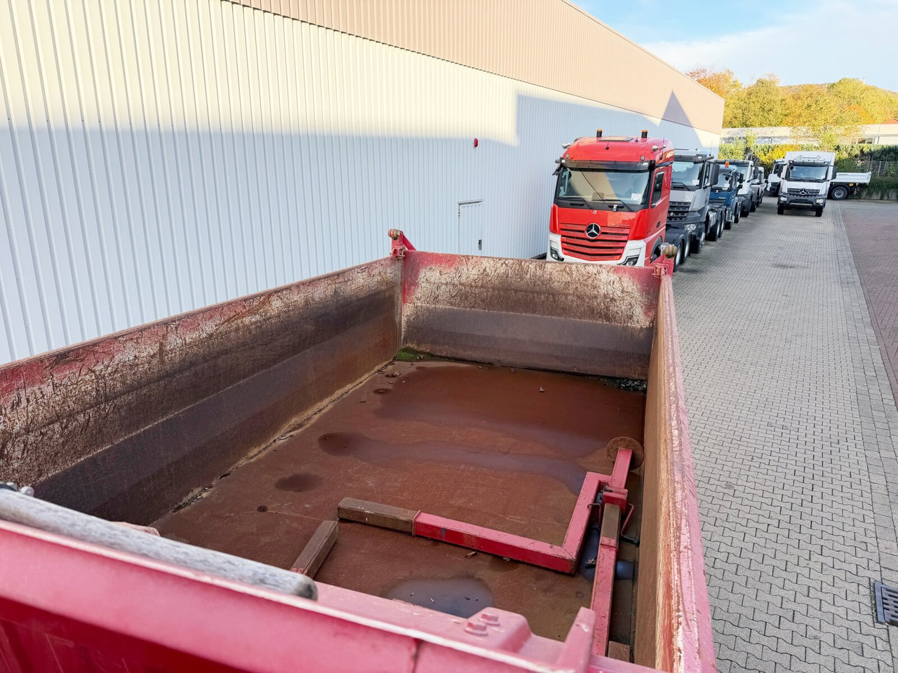 MAN TGA 26.480 6X6H BL TGA 26.480 6X6H BL, HydroDrive, Intarder, Wechselsystem (Sattelplatte) - Camião basculante: foto 2 MAN TGA 26.480 6X6H BL TGA 26.480 6X6H BL, HydroDrive, Intarder, Wechselsystem (Sattelplatte) - Camião basculante: foto 2