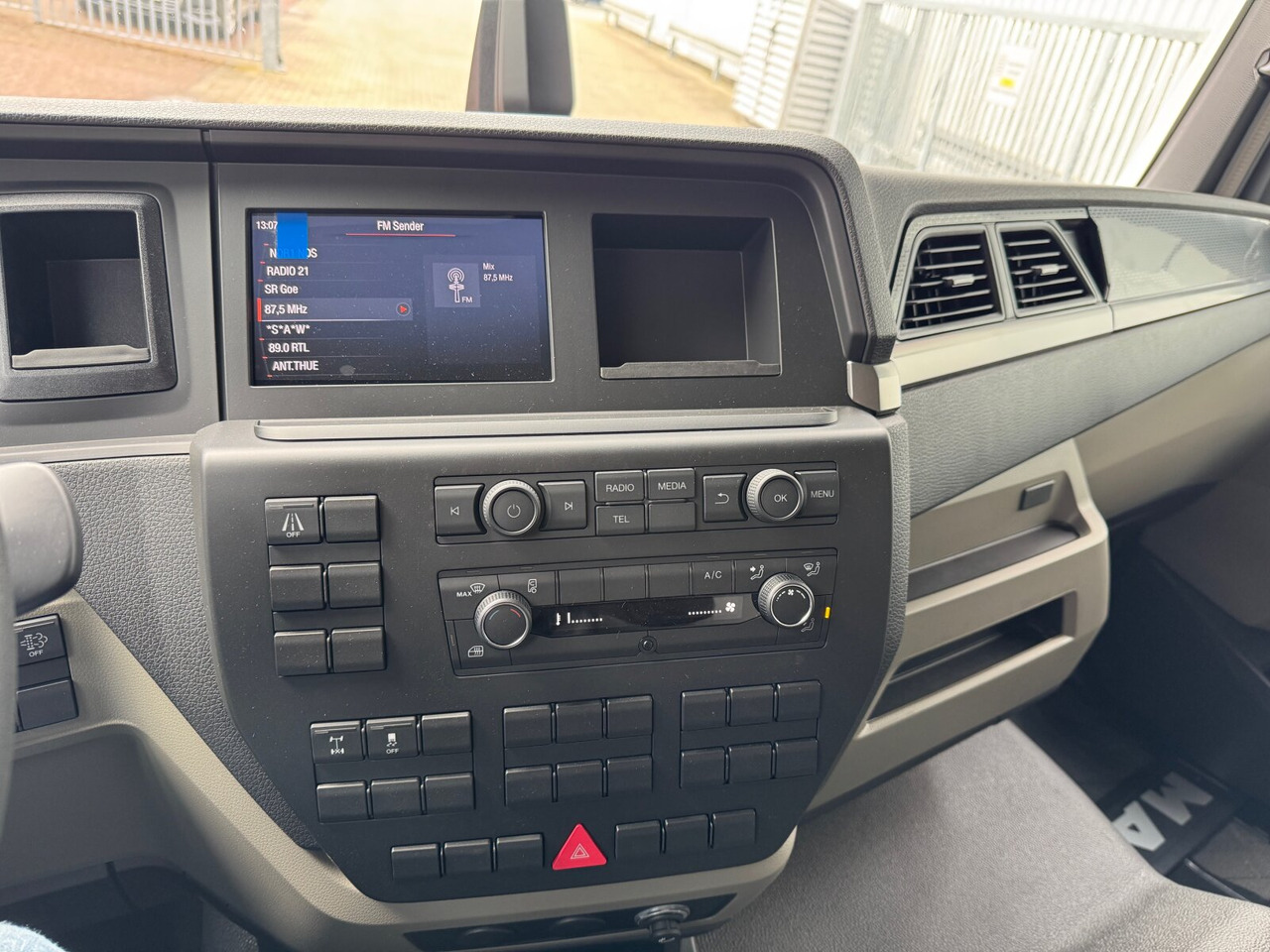 MAN TGL 8.160 4x2 BL CH TGL 8.160 4x2 BL CH, 3x VORHANDEN! - Camião chassi: foto 5 MAN TGL 8.160 4x2 BL CH TGL 8.160 4x2 BL CH, 3x VORHANDEN! - Camião chassi: foto 5