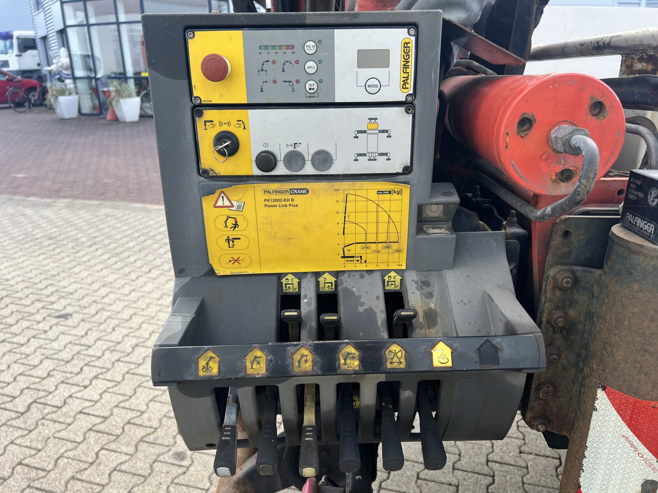 MAN TGS 18.400 4X2 BL TGS 18.400 4X2 BL, Kran PK 12002-EH B Funk, 2x AHK - Camião grua: foto 3 MAN TGS 18.400 4X2 BL TGS 18.400 4X2 BL, Kran PK 12002-EH B Funk, 2x AHK - Camião grua: foto 3