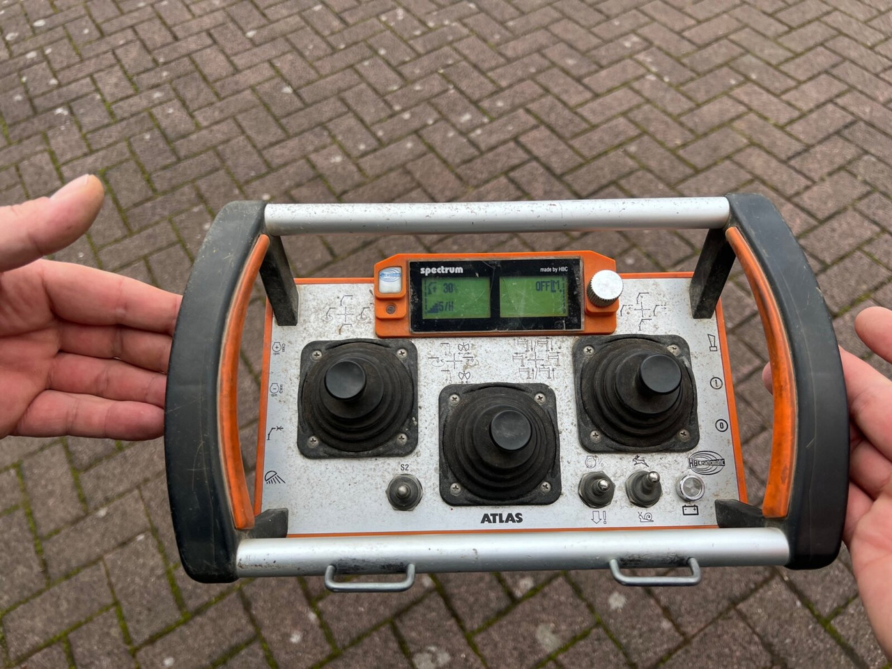 MAN TGS 26.360/400 6x2-4 BL TGS 26.360/400 6x2-4 BL, Lenk-/Lift, Kran Atlas AK 206.3E A5, Funk - Camião polibenne, Camião grua: foto 5 MAN TGS 26.360/400 6x2-4 BL TGS 26.360/400 6x2-4 BL, Lenk-/Lift, Kran Atlas AK 206.3E A5, Funk - Camião polibenne, Camião grua: foto 5