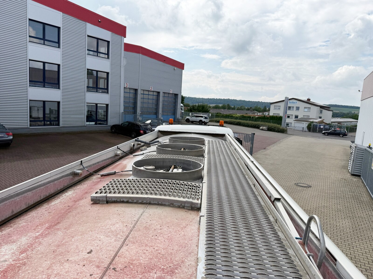 MAN TGS 26.400 6x2-4 BL TGS 26.400 6x2-4 BL, Liftachse, ADR, Esterer Tank ca. 20.030l, 3 Kammern, Funk - Caminhão tanque: foto 2 MAN TGS 26.400 6x2-4 BL TGS 26.400 6x2-4 BL, Liftachse, ADR, Esterer Tank ca. 20.030l, 3 Kammern, Funk - Caminhão tanque: foto 2