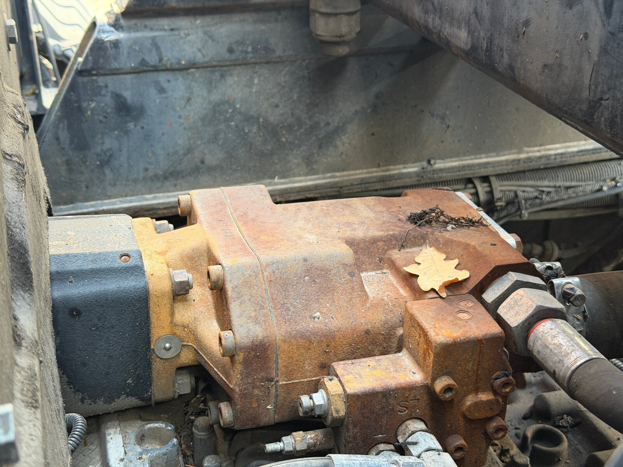 MAN TGS 26.400 6x2-4 BL TGS 26.400 6x2-4 BL, Motorabtrieb, Lenk-/Liftachse, Kran Epsilon Q180ZR95TR - Camião polibenne, Camião grua: foto 4 MAN TGS 26.400 6x2-4 BL TGS 26.400 6x2-4 BL, Motorabtrieb, Lenk-/Liftachse, Kran Epsilon Q180ZR95TR - Camião polibenne, Camião grua: foto 4