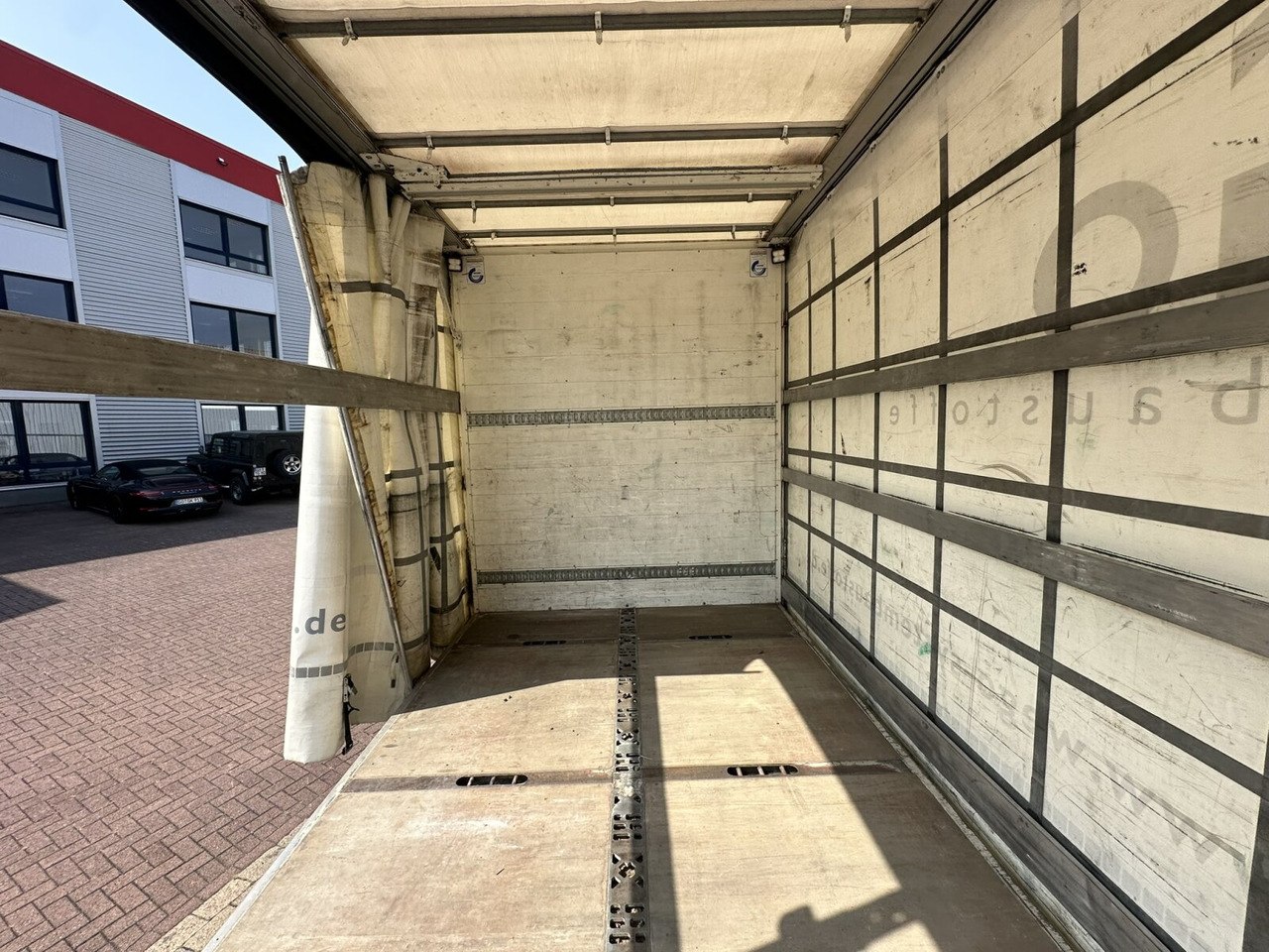MAN TGS 26.400 6x2-4 LL TGS 26.400 6x2-4 LL, Lenk-/Lift, Edscha, Heckkran Palfinger PK23002-C + Jib PJ060A, Funk - Camião de lona, Camião grua: foto 5 MAN TGS 26.400 6x2-4 LL TGS 26.400 6x2-4 LL, Lenk-/Lift, Edscha, Heckkran Palfinger PK23002-C + Jib PJ060A, Funk - Camião de lona, Camião grua: foto 5