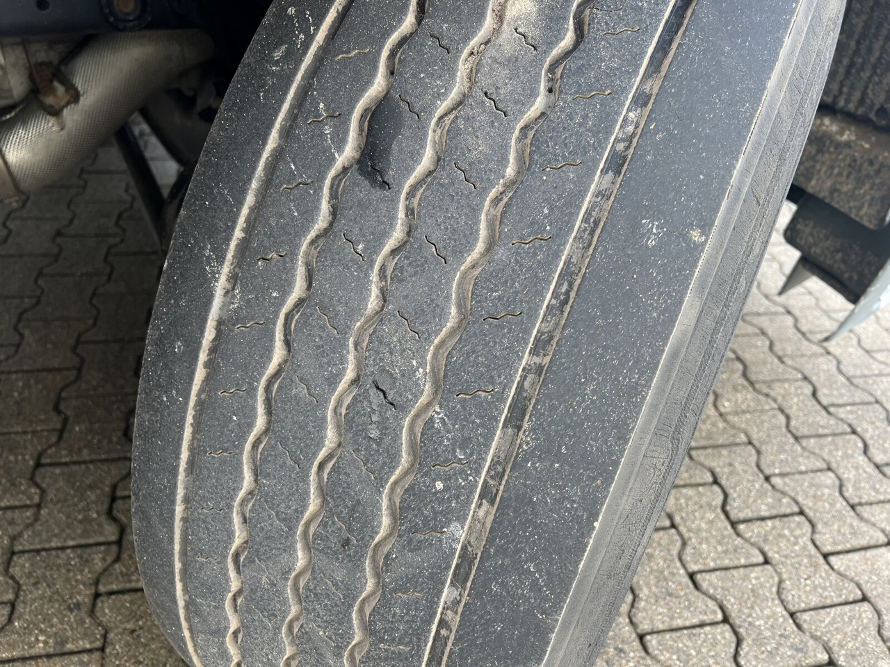 MAN TGS 26.400 6x2-4 LL TGS 26.400 6x2-4 LL, Navi, Lenk-/Liftachse, Heckkran Palfinger PK20001-K B, Funk - Camião grua: foto 4 MAN TGS 26.400 6x2-4 LL TGS 26.400 6x2-4 LL, Navi, Lenk-/Liftachse, Heckkran Palfinger PK20001-K B, Funk - Camião grua: foto 4