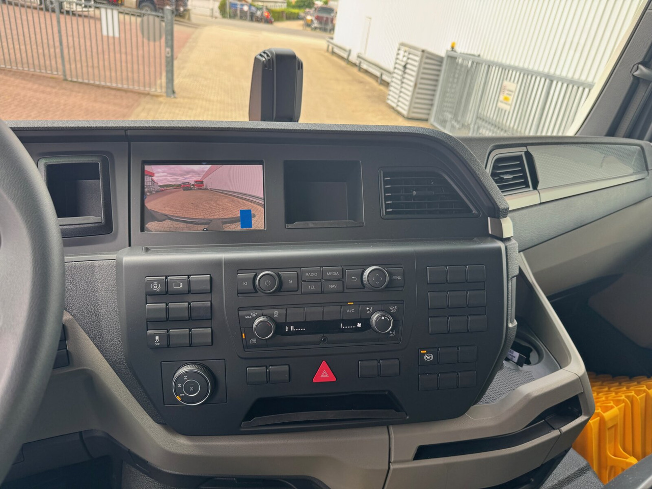 MAN TGS 33.480 6x6 BB CH TGS 33.480 6x6 BB CH, Hohe Bauart, Nebenantrieb - Camião polibenne: foto 4 MAN TGS 33.480 6x6 BB CH TGS 33.480 6x6 BB CH, Hohe Bauart, Nebenantrieb - Camião polibenne: foto 4
