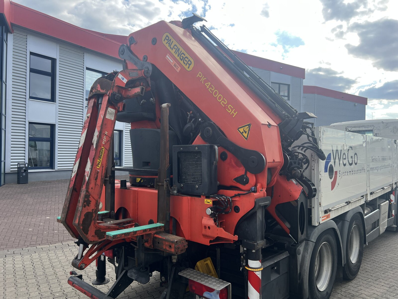 MAN TGS 35.440 8x4 BL TGS 35.440 8x4 BL, Navi, Heckkran Palfinger PK42002 SH-F + Jip PJ 060 B, 24,9m-730kg, Funk - Camião grua, Camião de caixa aberta/ Plataforma: foto 4 MAN TGS 35.440 8x4 BL TGS 35.440 8x4 BL, Navi, Heckkran Palfinger PK42002 SH-F + Jip PJ 060 B, 24,9m-730kg, Funk - Camião grua, Camião de caixa aberta/ Plataforma: foto 4