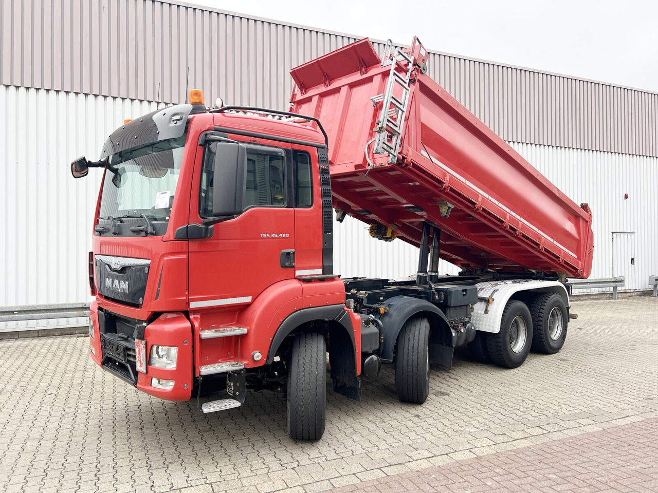 MAN TGS 35.480 8X4 BB TGS 35.480 8X4 BB, Intarder, Navi - Camião basculante: foto 1 MAN TGS 35.480 8X4 BB TGS 35.480 8X4 BB, Intarder, Navi - Camião basculante: foto 1