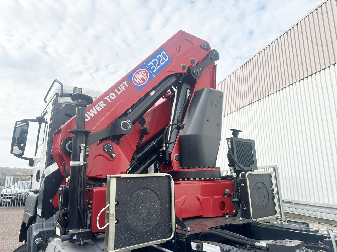 MAN TGS 35.480 8X4 BL TGS 35.480 8X4 BL, Intarder, Kran HMF 3220-K6, 4-fach Abstützung, Funk - Camião polibenne, Camião grua: foto 2 MAN TGS 35.480 8X4 BL TGS 35.480 8X4 BL, Intarder, Kran HMF 3220-K6, 4-fach Abstützung, Funk - Camião polibenne, Camião grua: foto 2