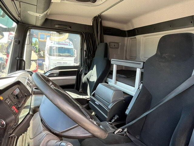 MAN TGS 35.500 8x4-4 BL TGS 35.500 8x4-4 BL, Lenk-/Liftachse, Kran HMF 3220-K6, Funk - Camião polibenne, Camião grua: foto 4 MAN TGS 35.500 8x4-4 BL TGS 35.500 8x4-4 BL, Lenk-/Liftachse, Kran HMF 3220-K6, Funk - Camião polibenne, Camião grua: foto 4