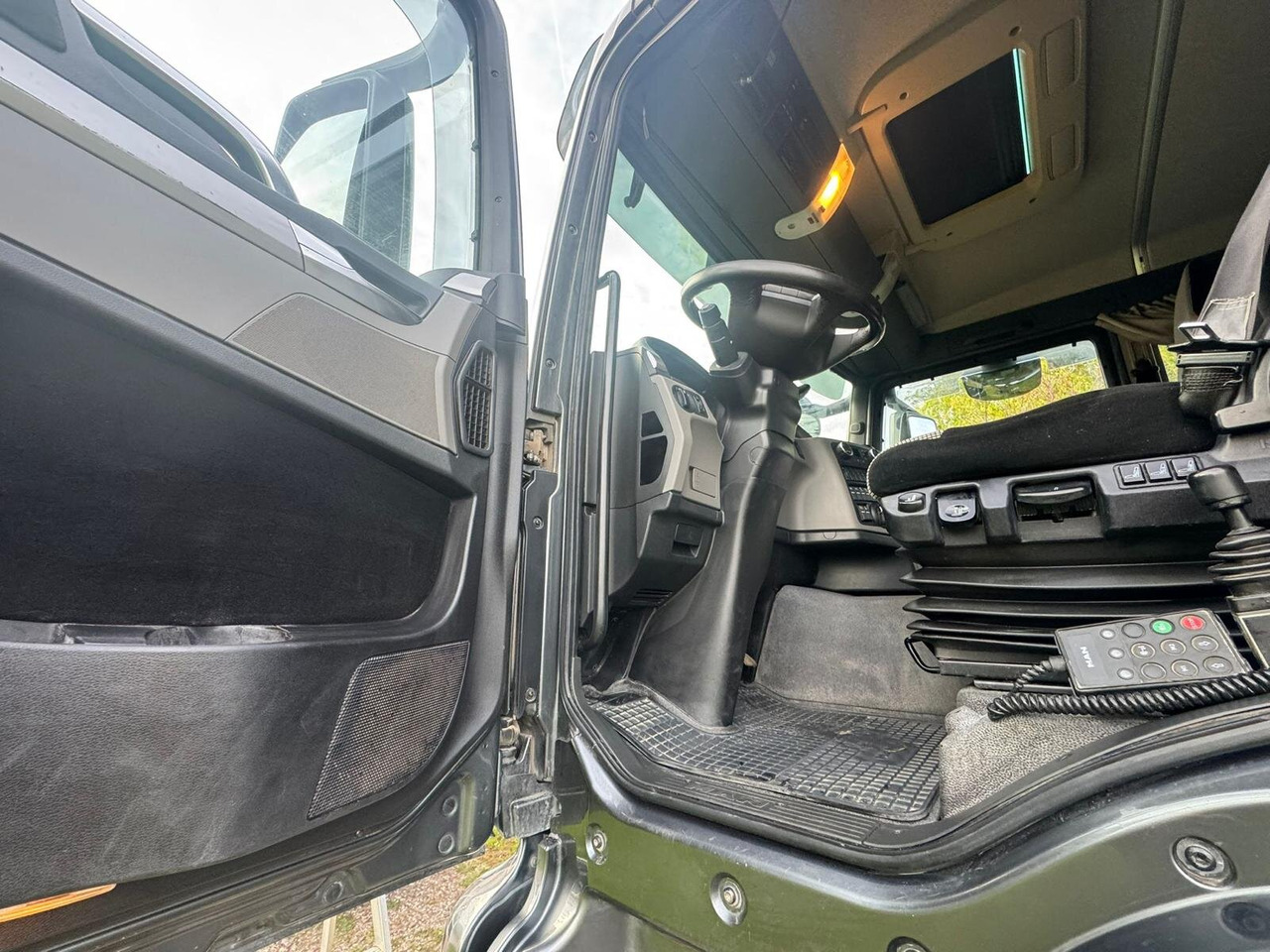 MAN TGS 35.510 8x4 BL TGS 35.510 8x4 BL, Bordmatik - Dumper: foto 5 MAN TGS 35.510 8x4 BL TGS 35.510 8x4 BL, Bordmatik - Dumper: foto 5