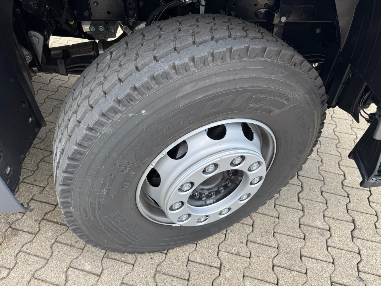 MAN TGS 41.440/480 8x4 BB TGS 41.440/480 8x4 BB, Mulde ca. 16m³ mit hydraulischer Heckklappe, mehrfach VORHANDEN - Camião chassi: foto 3 MAN TGS 41.440/480 8x4 BB TGS 41.440/480 8x4 BB, Mulde ca. 16m³ mit hydraulischer Heckklappe, mehrfach VORHANDEN - Camião chassi: foto 3