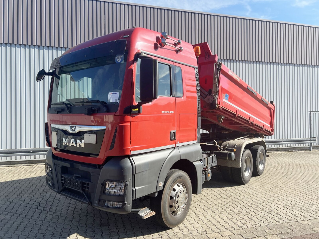 MAN TGX 26.460 6X4 BB TGX 26.460 6X4 BB, Intarder, Standklima - Camião basculante: foto 1 MAN TGX 26.460 6X4 BB TGX 26.460 6X4 BB, Intarder, Standklima - Camião basculante: foto 1