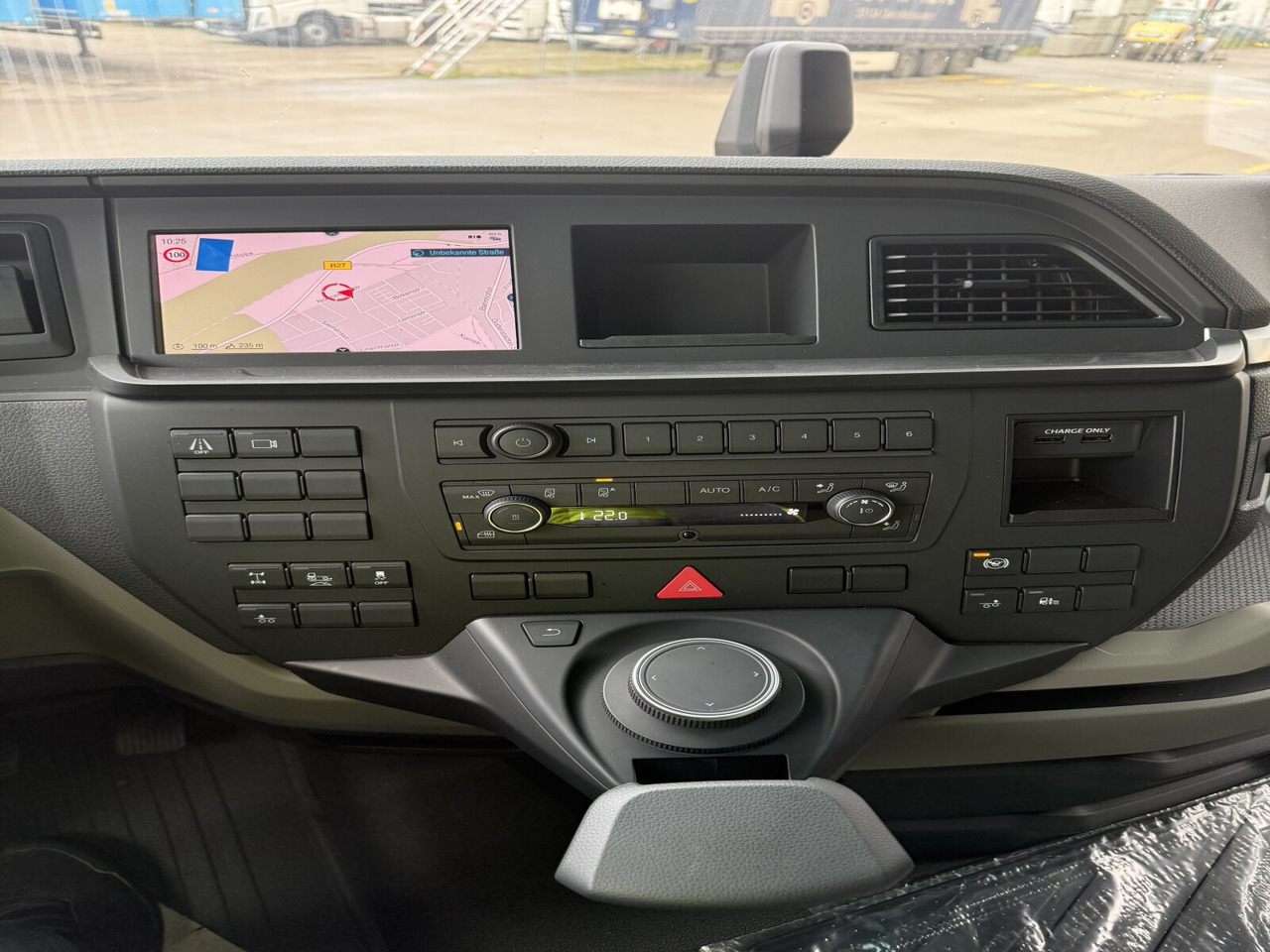 MAN TGX 26.470 6x2-4 BL TGX 26.470 6x2-4 BL, Lenk-/Liftachse, Retarder, Navi, Heckkran Atlas AK 170.2-A2 - Camião grua, Camião de caixa aberta/ Plataforma: foto 5 MAN TGX 26.470 6x2-4 BL TGX 26.470 6x2-4 BL, Lenk-/Liftachse, Retarder, Navi, Heckkran Atlas AK 170.2-A2 - Camião grua, Camião de caixa aberta/ Plataforma: foto 5