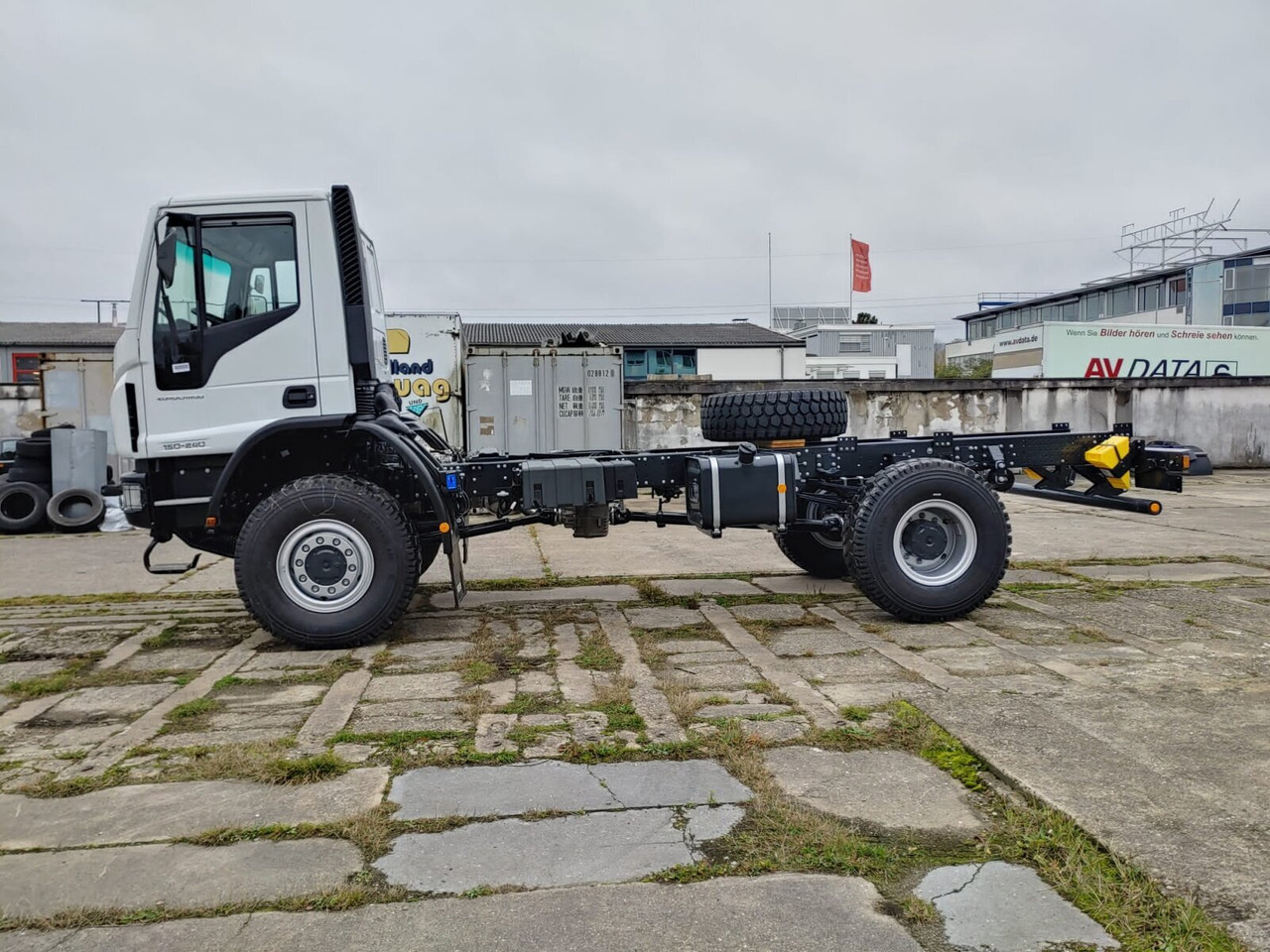 ML150E25WS 4x4 ML150E25WS 4x4, Einzelbereifung, 4x VORNANDEN! - Camião chassi: foto 2 ML150E25WS 4x4 ML150E25WS 4x4, Einzelbereifung, 4x VORNANDEN! - Camião chassi: foto 2