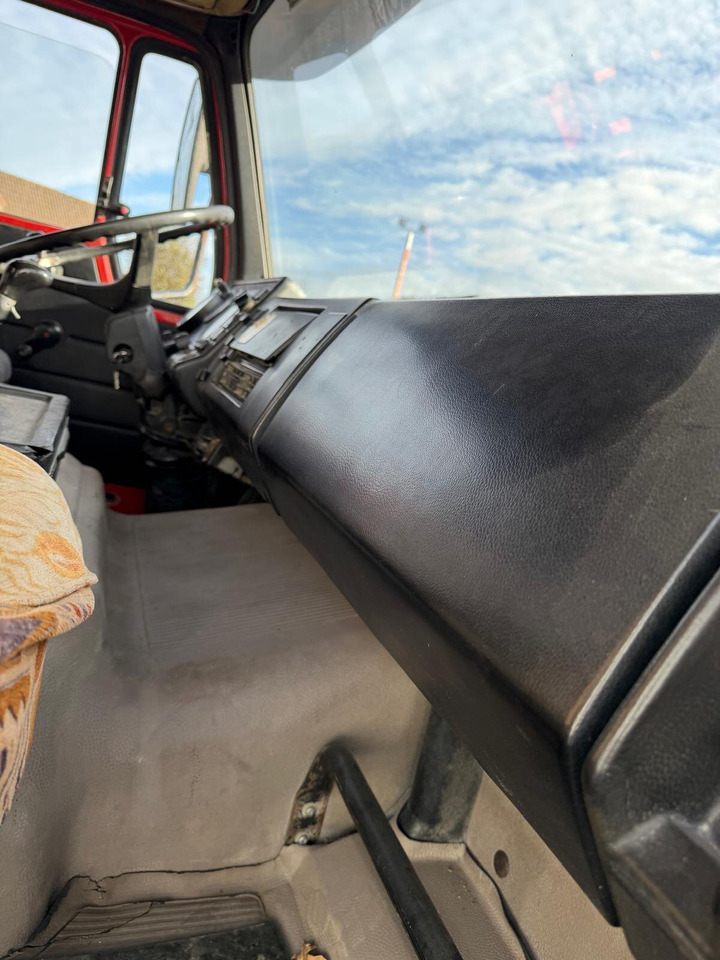 Mercedes-Benz - 2628 6 x 4 - Camião basculante: foto 4 Mercedes-Benz - 2628 6 x 4 - Camião basculante: foto 4