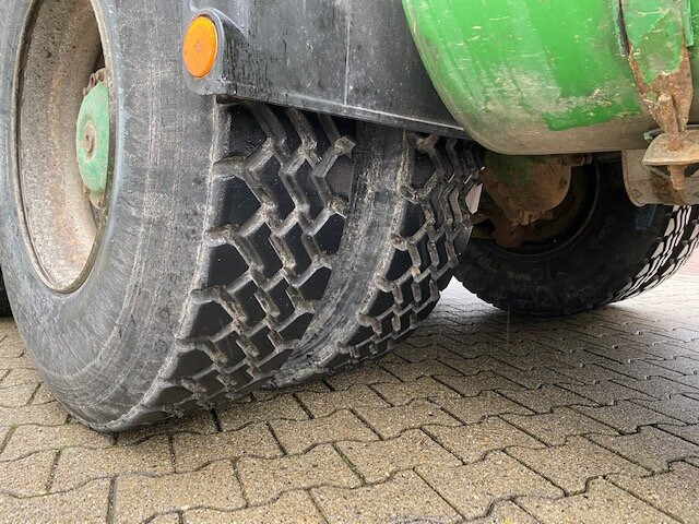 Mercedes-Benz 2635 6x4 2635 6x4, V8-Motor - Camião basculante: foto 2 Mercedes-Benz 2635 6x4 2635 6x4, V8-Motor - Camião basculante: foto 2