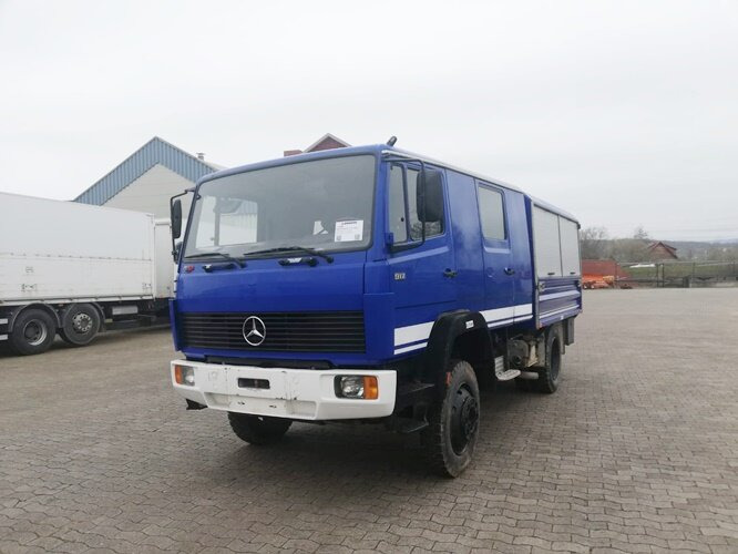 Mercedes-Benz 917 AF 4x4 Doka 917 AF 4x4 Doka - Camião furgão: foto 1 Mercedes-Benz 917 AF 4x4 Doka 917 AF 4x4 Doka - Camião furgão: foto 1