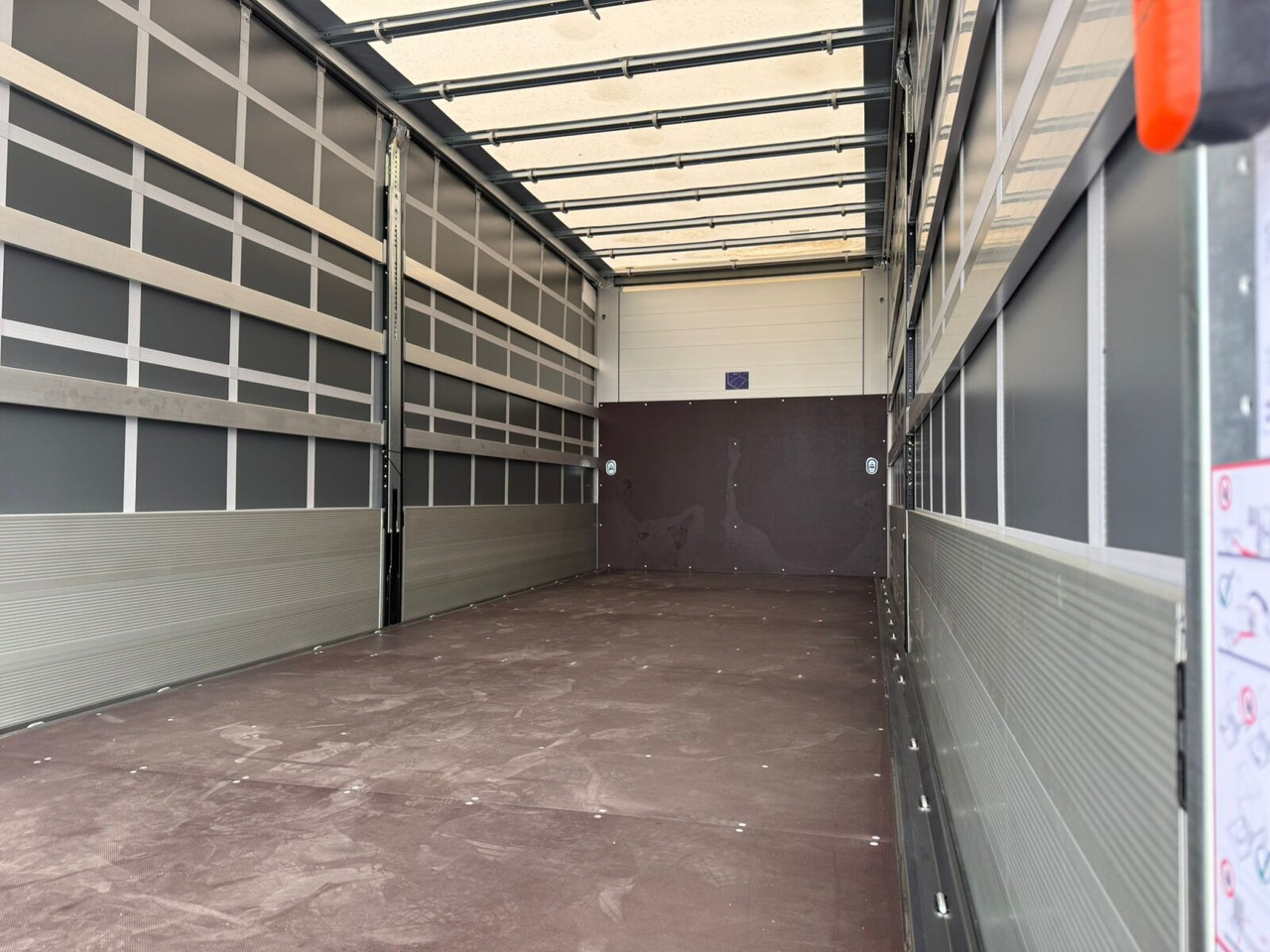 Mercedes-Benz Actros 1827/30 L 4x2 Actros 1827/30 L 4x2, Gardine, LBW - Camião de caixa aberta/ Plataforma: foto 5 Mercedes-Benz Actros 1827/30 L 4x2 Actros 1827/30 L 4x2, Gardine, LBW - Camião de caixa aberta/ Plataforma: foto 5