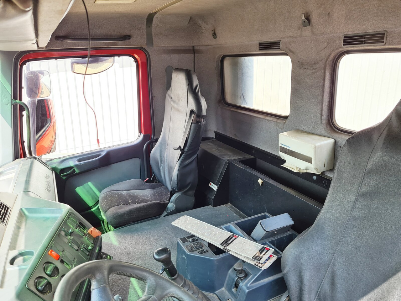 Mercedes-Benz Actros 1835 K 4x2 Actros 1835 K 4x2 - Camião chassi: foto 4 Mercedes-Benz Actros 1835 K 4x2 Actros 1835 K 4x2 - Camião chassi: foto 4