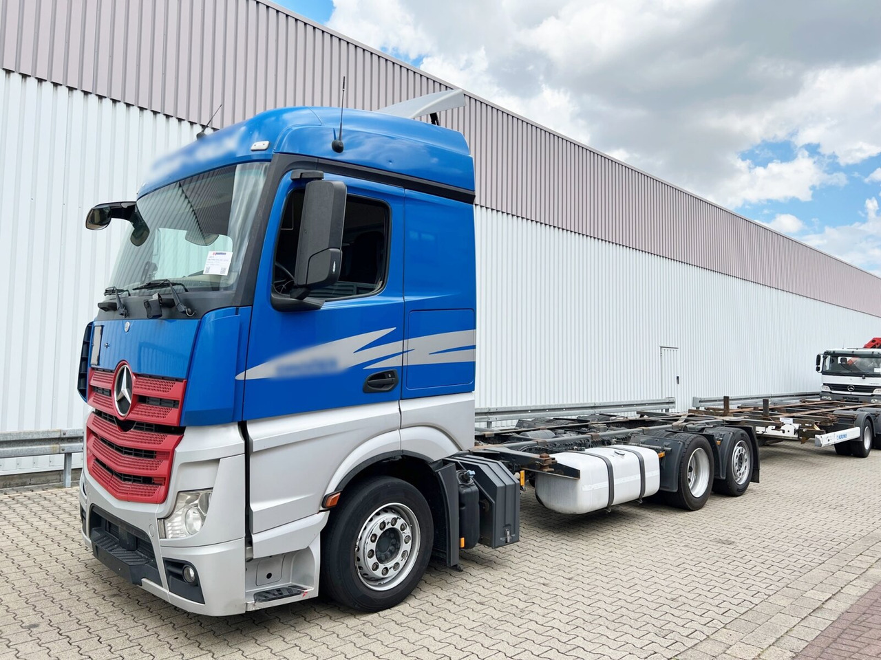 Mercedes-Benz Actros 2542 L/nR 6x2 Actros 2542 L/nR 6x2, Retarder, Standklima, StreamSpace, SoloStar - Camião transportador de contêineres/ Caixa móvel: foto 1 Mercedes-Benz Actros 2542 L/nR 6x2 Actros 2542 L/nR 6x2, Retarder, Standklima, StreamSpace, SoloStar - Camião transportador de contêineres/ Caixa móvel: foto 1