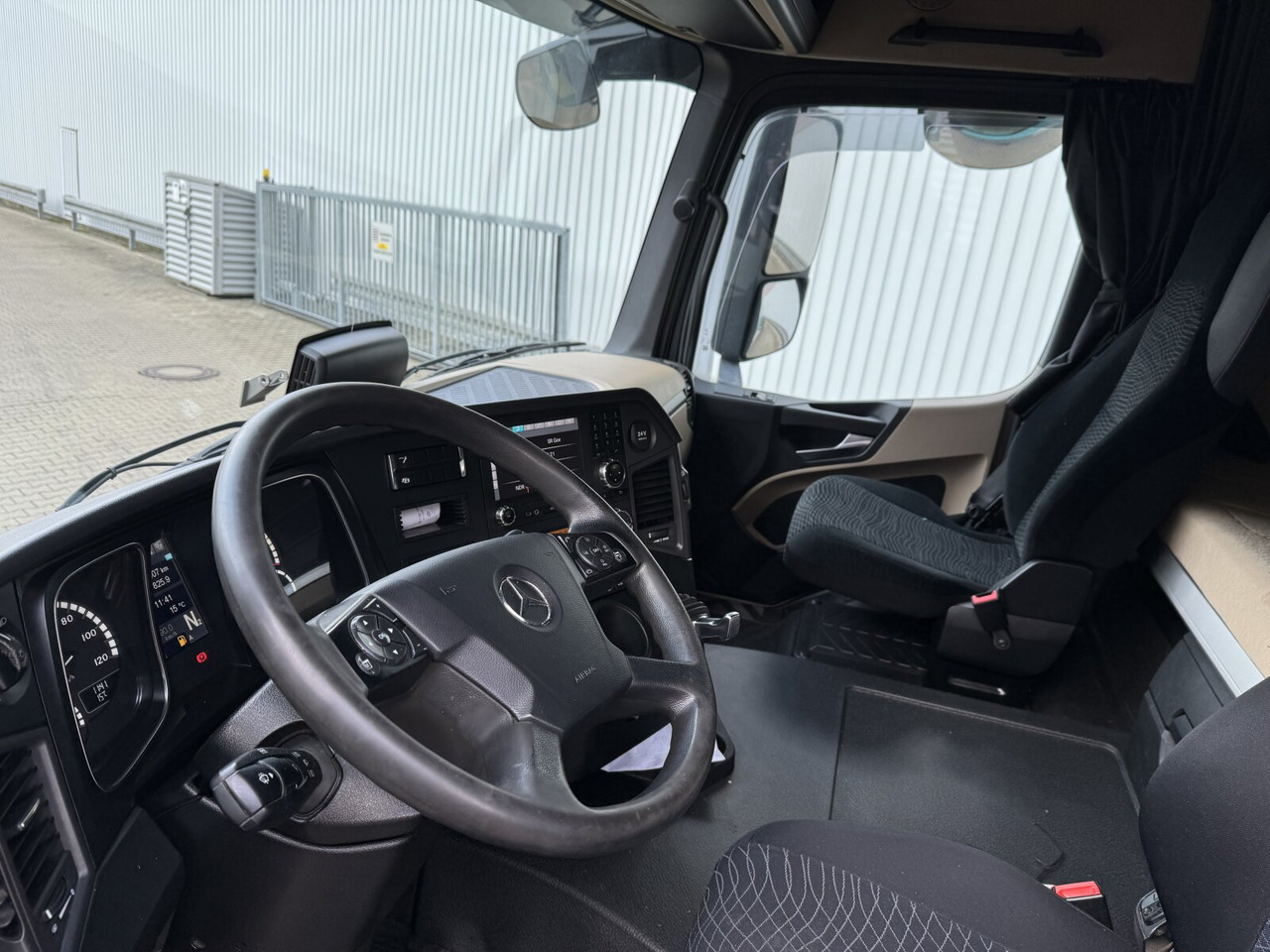 Mercedes-Benz Actros 2545 L 6x2 Actros 2545 L 6x2/46, Retarder, Lenk-/Liftachse, StreamSpace, Navi - Camião polibenne: foto 3 Mercedes-Benz Actros 2545 L 6x2 Actros 2545 L 6x2/46, Retarder, Lenk-/Liftachse, StreamSpace, Navi - Camião polibenne: foto 3