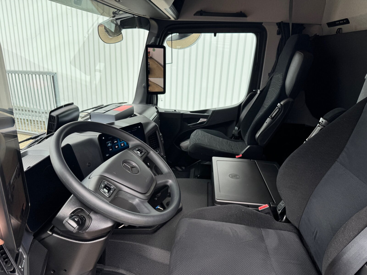 Mercedes-Benz Actros 2546 L 6x2 Actros 2546 L 6x2, Retarder, Lenk-/Lift, LED, Navi, ADR, MirrorCam, MultimediaCockpit - Camião chassi: foto 2 Mercedes-Benz Actros 2546 L 6x2 Actros 2546 L 6x2, Retarder, Lenk-/Lift, LED, Navi, ADR, MirrorCam, MultimediaCockpit - Camião chassi: foto 2