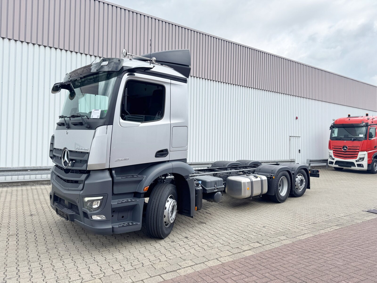 Mercedes-Benz Actros 2546 L 6x2 Actros 2546 L 6x2, Retarder, Lenk-/Lift, LED, Navi, ADR, MirrorCam, MultimediaCockpit - Camião chassi: foto 1 Mercedes-Benz Actros 2546 L 6x2 Actros 2546 L 6x2, Retarder, Lenk-/Lift, LED, Navi, ADR, MirrorCam, MultimediaCockpit - Camião chassi: foto 1