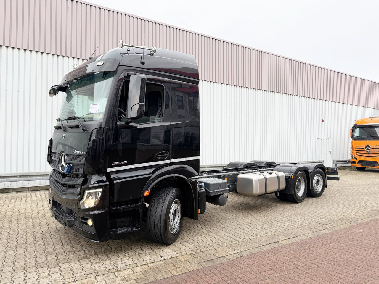 Mercedes-Benz Actros 2546 L 6x2 Actros 2546 L 6x2, Retarder, Lenk-/Liftachse, MultimediaCockpit, StreamSpace - Camião chassi: foto 1 Mercedes-Benz Actros 2546 L 6x2 Actros 2546 L 6x2, Retarder, Lenk-/Liftachse, MultimediaCockpit, StreamSpace - Camião chassi: foto 1