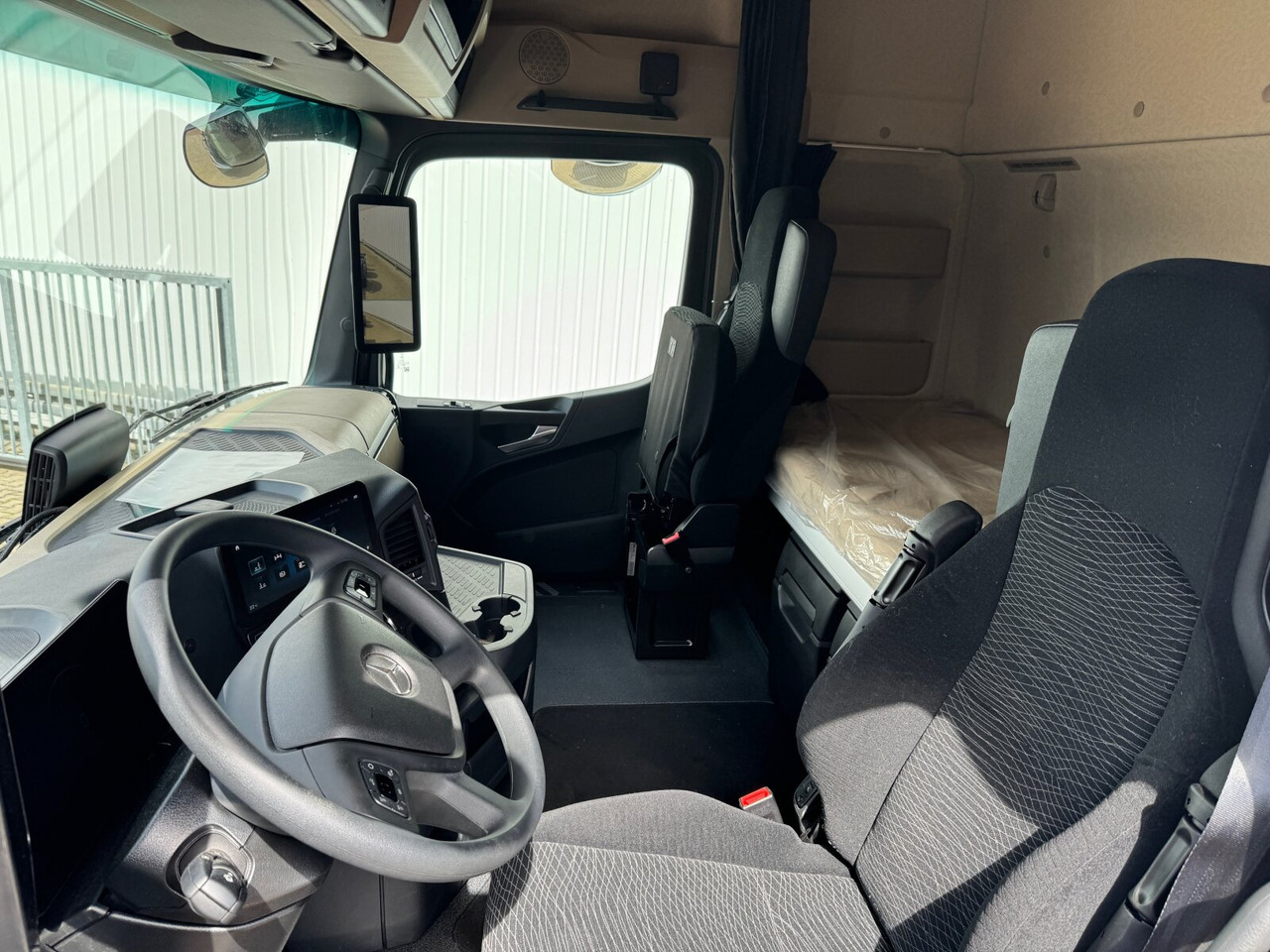 Mercedes-Benz Actros 2548 L 6x2 Actros 2548 L 6x2, Retarder, Lenk-/Liftachse, Navi, MirrorCam, MultimediaCockpit - Camião polibenne: foto 4 Mercedes-Benz Actros 2548 L 6x2 Actros 2548 L 6x2, Retarder, Lenk-/Liftachse, Navi, MirrorCam, MultimediaCockpit - Camião polibenne: foto 4