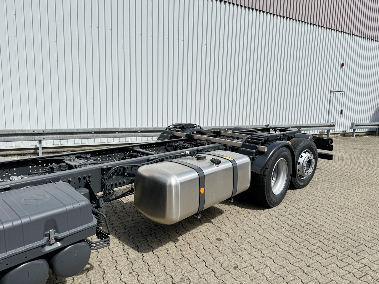 Camião chassi novo Mercedes-Benz Actros 2548 L 6x2 Actros 2548 L 6x2, Retarder, Lenk-/Liftachse, Navi, MirrorCam, MultimediaCockpit: foto 12