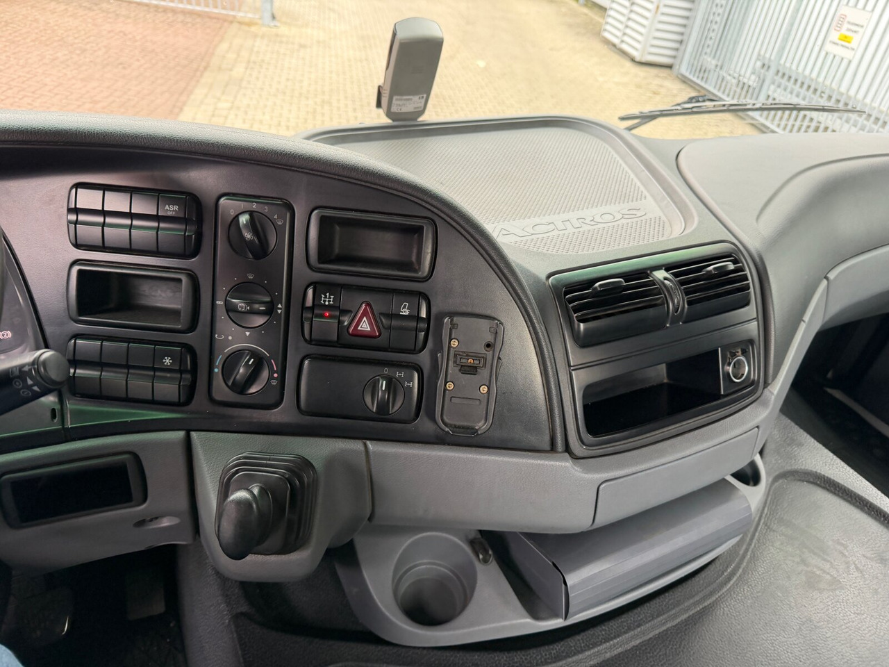 Mercedes-Benz Actros 2641 6x4 Actros 2641 6x4 - Camião polibenne: foto 3 Mercedes-Benz Actros 2641 6x4 Actros 2641 6x4 - Camião polibenne: foto 3