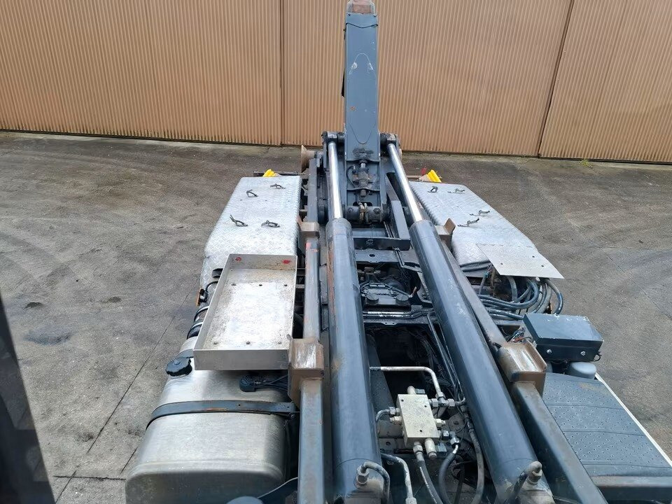 Mercedes-Benz Actros 2644 LK 6x4 Actros 2644 LK 6x4 VDL Abrollanlage - Camião polibenne: foto 4 Mercedes-Benz Actros 2644 LK 6x4 Actros 2644 LK 6x4 VDL Abrollanlage - Camião polibenne: foto 4