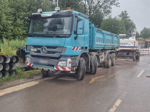 Mercedes-Benz Actros 3241 K 8x4/4 Actros 3241 K 8x4/4, Bordmatik - Camião basculante: foto 2 Mercedes-Benz Actros 3241 K 8x4/4 Actros 3241 K 8x4/4, Bordmatik - Camião basculante: foto 2