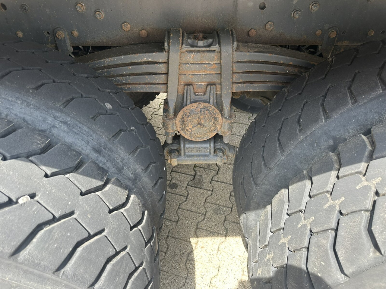 Camião chassi Mercedes-Benz Actros 3348 AK 6x6 Actros 3348 AK 6x6: foto 9