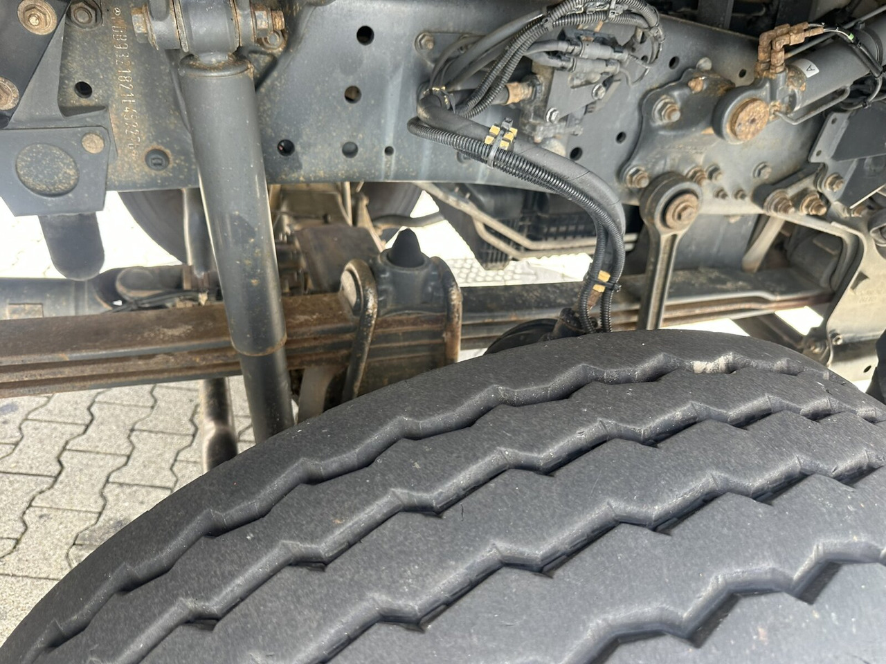 Mercedes-Benz Actros 3348 AK 6x6 Actros 3348 AK 6x6, Bordmatik links - Camião basculante: foto 3 Mercedes-Benz Actros 3348 AK 6x6 Actros 3348 AK 6x6, Bordmatik links - Camião basculante: foto 3