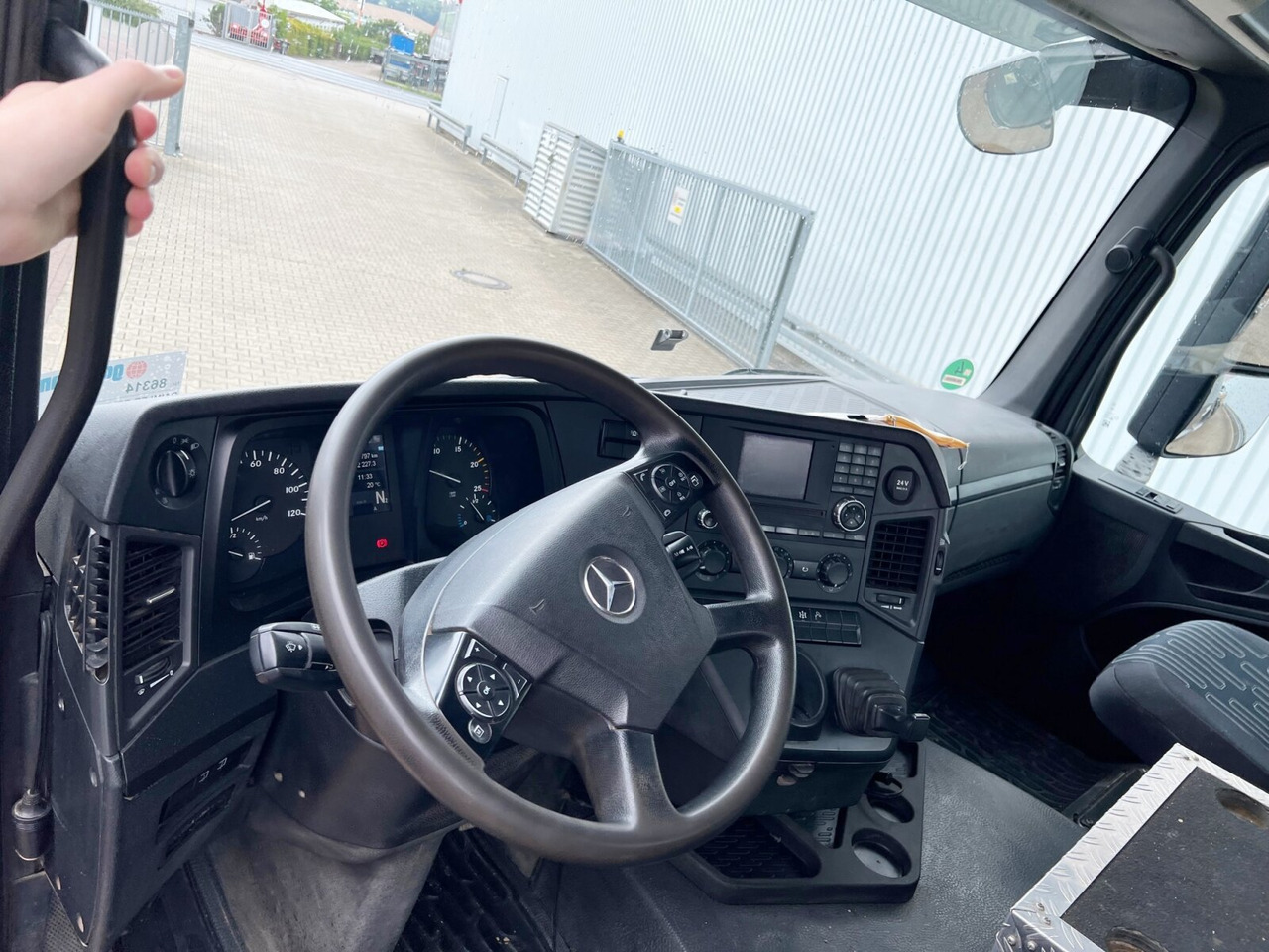 Mercedes-Benz Arocs 1840 K 4x2 Arocs 1840 K 4x2 - Camião basculante: foto 4 Mercedes-Benz Arocs 1840 K 4x2 Arocs 1840 K 4x2 - Camião basculante: foto 4