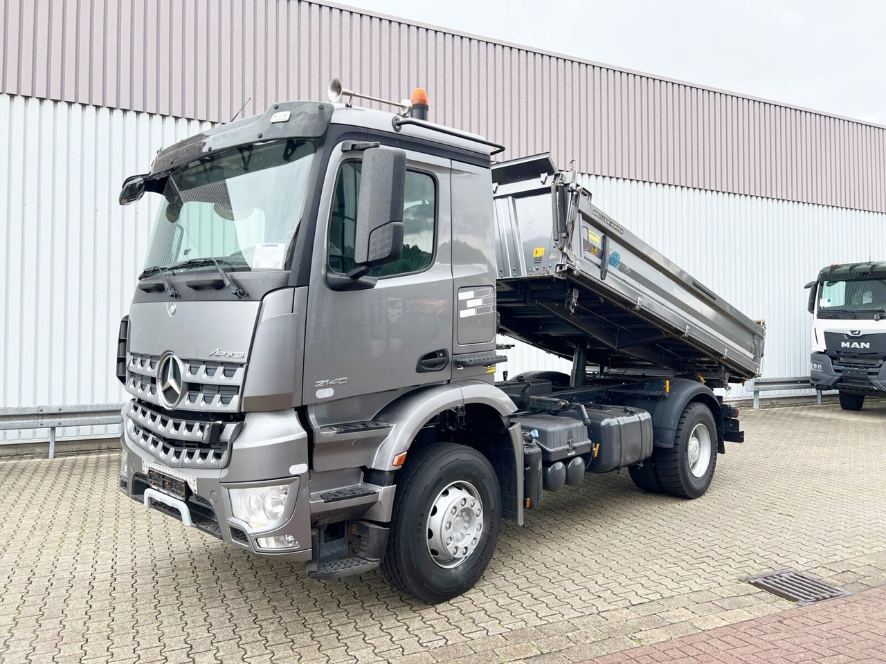 Mercedes-Benz Arocs 1840 K 4x2 Arocs 1840 K 4x2 - Camião basculante: foto 1 Mercedes-Benz Arocs 1840 K 4x2 Arocs 1840 K 4x2 - Camião basculante: foto 1