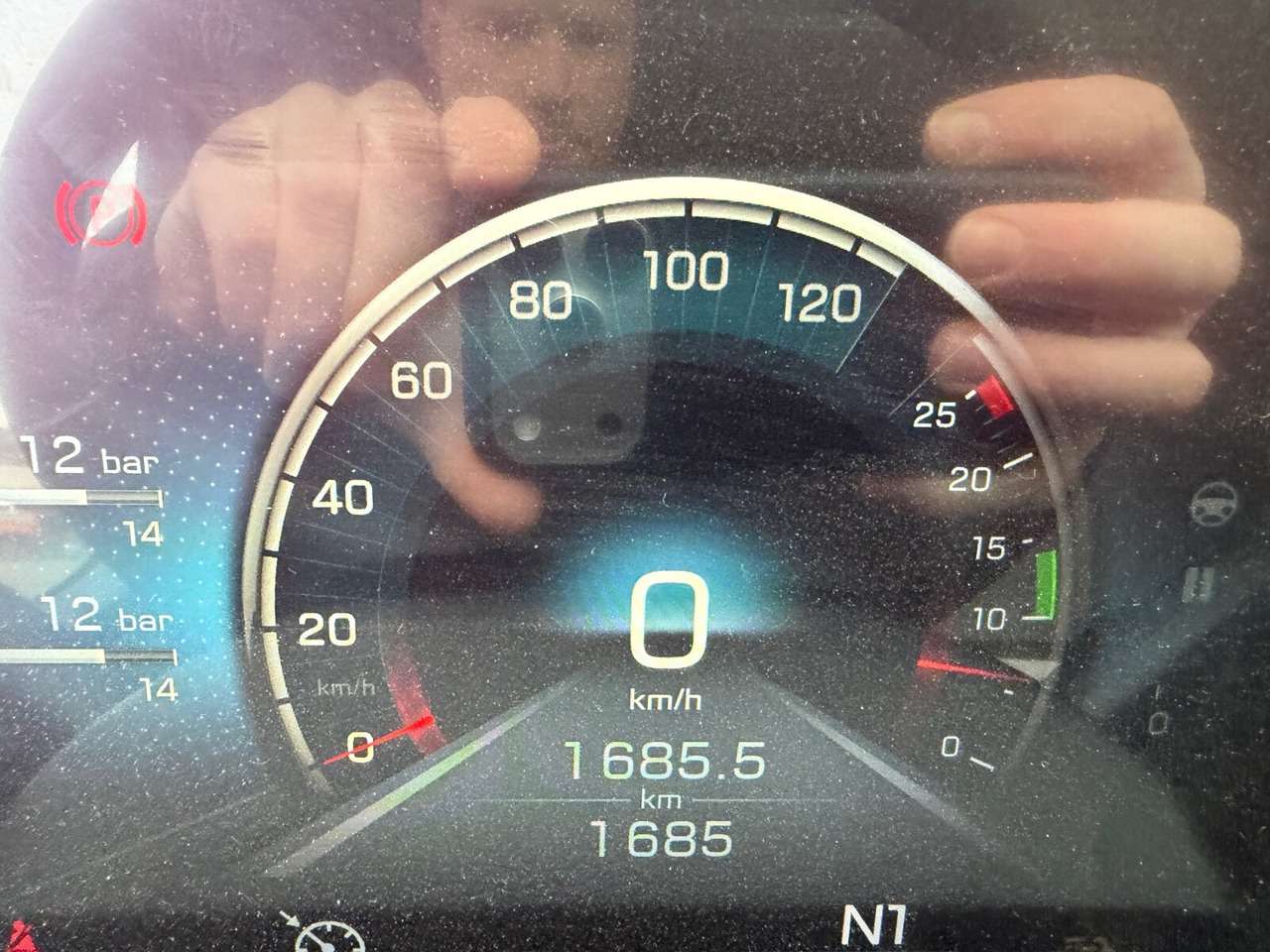 Mercedes-Benz Arocs 1840 K 4x2 Arocs 1840 K 4x2, MultimediaCockpit, 2x Nebenantrieb, NMV & Motorabtrieb - Camião polibenne: foto 4 Mercedes-Benz Arocs 1840 K 4x2 Arocs 1840 K 4x2, MultimediaCockpit, 2x Nebenantrieb, NMV & Motorabtrieb - Camião polibenne: foto 4