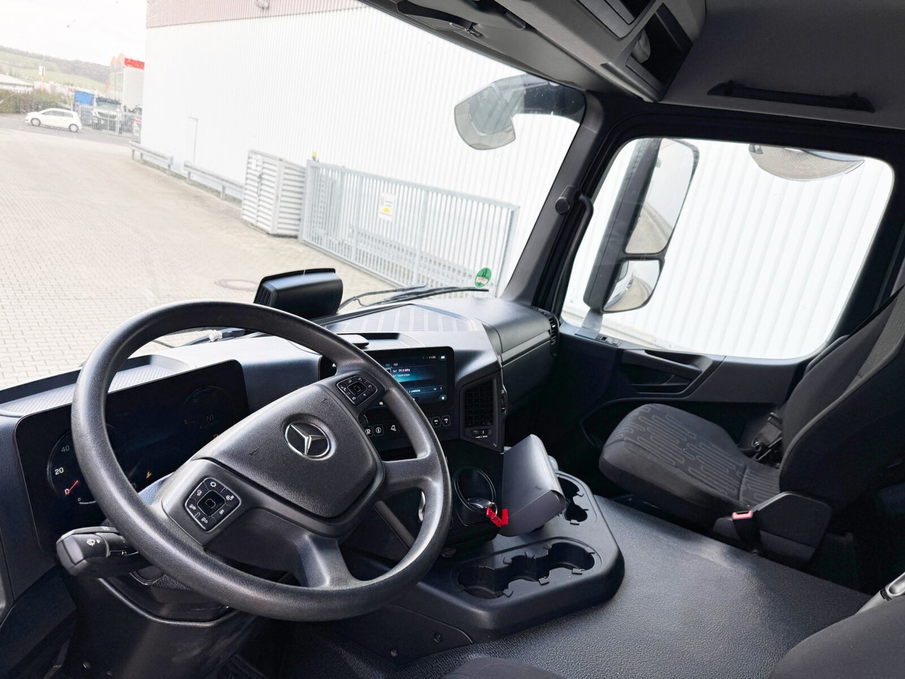 Mercedes-Benz Arocs 1840 L 4x2 Arocs 1840 L 4x2/48, MultimediaCockpit, Navi - Camião polibenne: foto 2 Mercedes-Benz Arocs 1840 L 4x2 Arocs 1840 L 4x2/48, MultimediaCockpit, Navi - Camião polibenne: foto 2