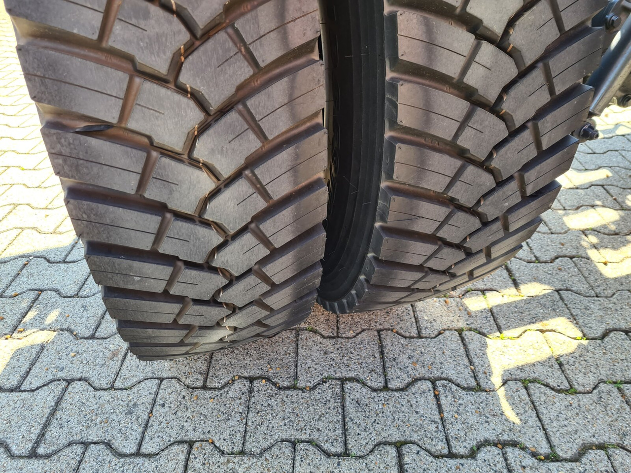 Camião chassi novo Mercedes-Benz Arocs 2033 A 4x4 Arocs 2033 A 4x4, Grounder, Motorabtrieb: foto 6 Camião chassi novo Mercedes-Benz Arocs 2033 A 4x4 Arocs 2033 A 4x4, Grounder, Motorabtrieb: foto 6