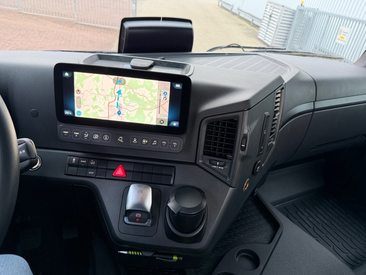 Mercedes-Benz Arocs 2542 L 6x2/4 Arocs 2542/45 L 6x2/4, Vorlauflenk-/liftachse, Navi, MultimediaCockpit - Camião chassi: foto 3 Mercedes-Benz Arocs 2542 L 6x2/4 Arocs 2542/45 L 6x2/4, Vorlauflenk-/liftachse, Navi, MultimediaCockpit - Camião chassi: foto 3