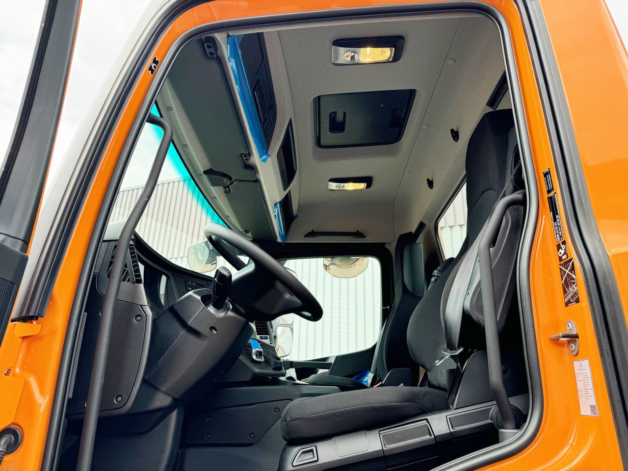 Mercedes-Benz Arocs 2633 6x4, Automatik, 2x Nebenantrieb Arocs 2633 6x4, 2x Nebenantrieb - Camião chassi: foto 3 Mercedes-Benz Arocs 2633 6x4, Automatik, 2x Nebenantrieb Arocs 2633 6x4, 2x Nebenantrieb - Camião chassi: foto 3