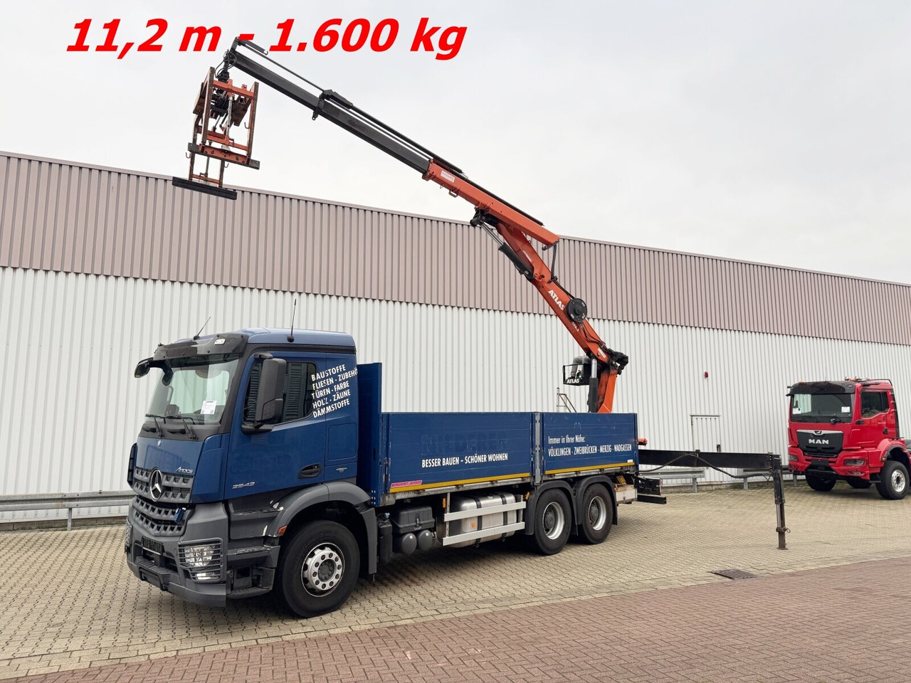 Mercedes-Benz Arocs 2642 6x4 Arocs 2642 6x4 mit Heckkran Atlas AK 186.3 V-2 - Camião grua, Camião de caixa aberta/ Plataforma: foto 1 Mercedes-Benz Arocs 2642 6x4 Arocs 2642 6x4 mit Heckkran Atlas AK 186.3 V-2 - Camião grua, Camião de caixa aberta/ Plataforma: foto 1